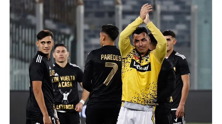 Esteban Paredes recibió varios homenajes en su regreso al Monumental.