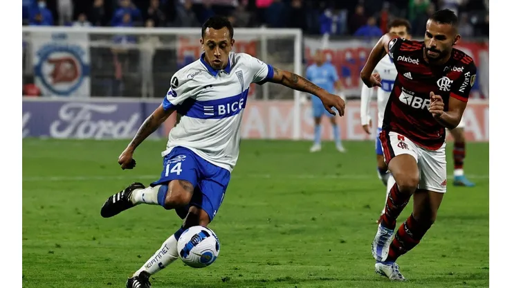 Fabián Orellana se mantiene en la oncena titular de Universidad Católica.