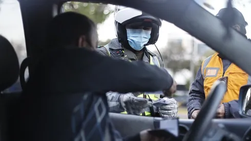 ¿Quiénes tienen restricción vehicular este viernes 13 de mayo?