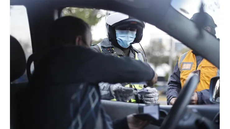 ¿Quiénes tienen restricción vehicular este viernes 13 de mayo?