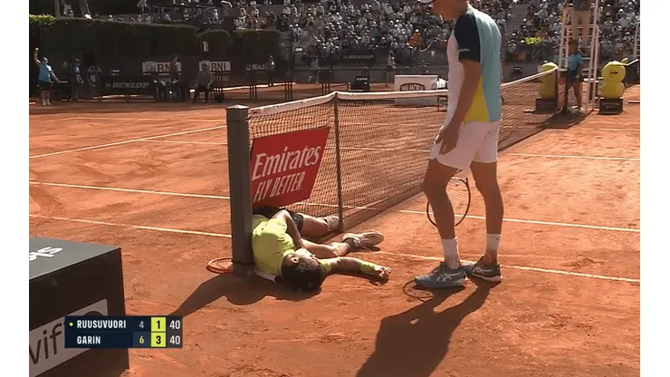 El choque de Garín contra la red en el ATP Masters 1000 de Roma.