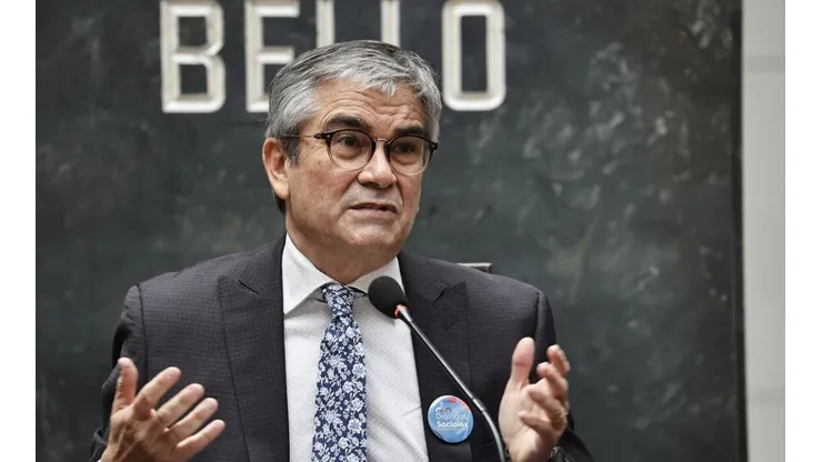 El ministro de Hacienda, Mario Marcel, habló de las AFP y el CAE.
