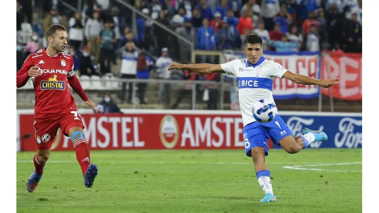 Marcelino Núñez marcó uno de los goles en el triunfo de Universidad Católica ante Sporting Cristal en Santiago.