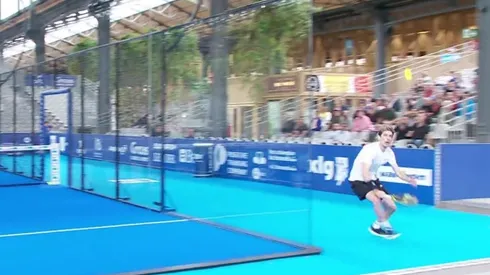 Franco Stapaczuk tuvo que correr por todos lados para mantener el punto con vida