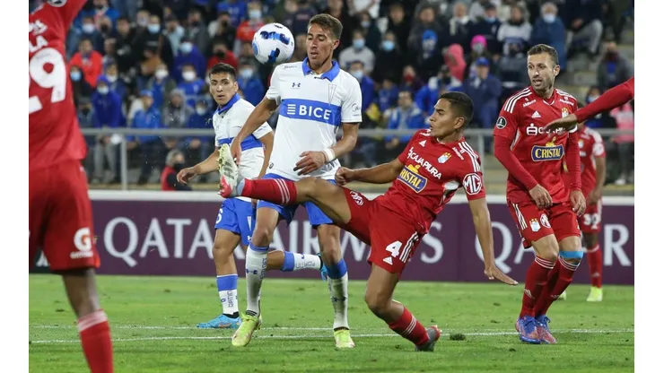 Diego Valencia vuelve a la titularidad ante Sporting Cristal