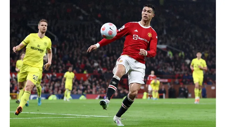 Cristiano Ronaldo marcó de penal ante el Brentford