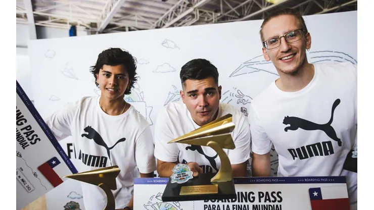 Ya están los tres representantes chilenos para la Final Internacional de Red Bull Paper Wings, la competencia mundial de aviones de papel.