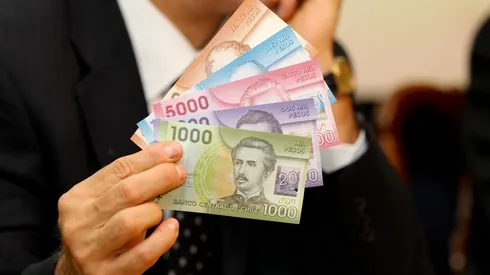 ¿Cuánto aumentará el sueldo mínimo y desde cuándo?