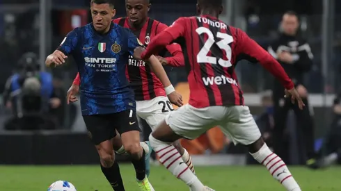 Alexis Sánchez ingresó en el complemento ante AC Milan