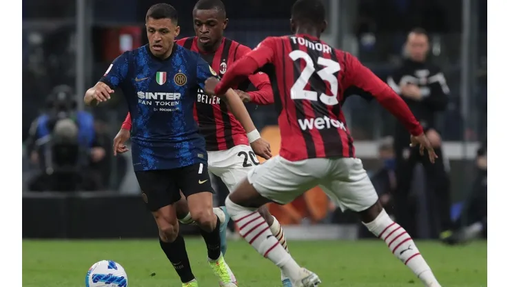 Alexis Sánchez ingresó en el complemento ante AC Milan