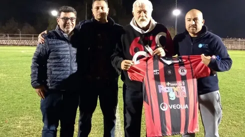 El Profesor Rosa en la Noche Rojo y Negro de Rancagua Sur.