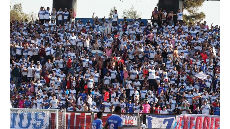 Los hinchas cruzados podrán adquirir entradas para ver el duelo ante Colo Colo desde este martes.