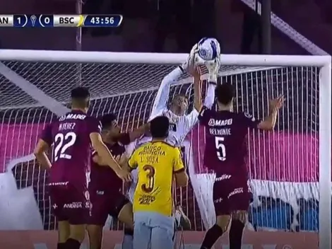 La mano de Dios se coló en un partido de la Copa Sudamericana