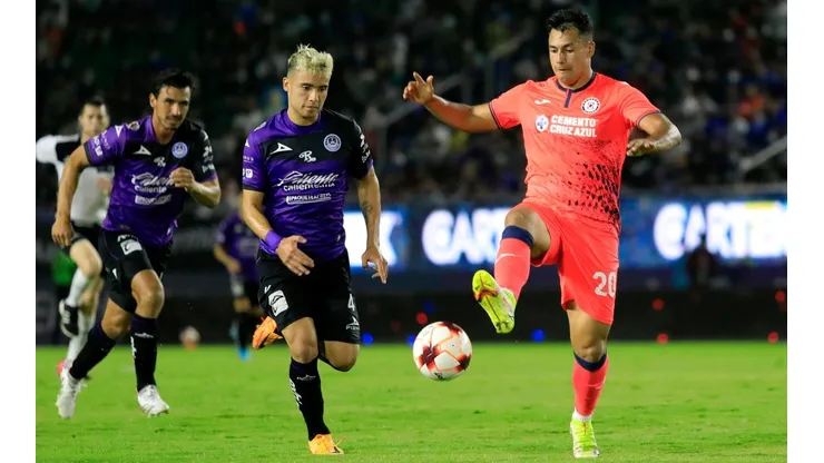 Iván Morales empieza a ser importante en Cruz Azul