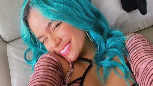 Karol G prometió hace una semana un tema nuevo y ahora cumplió con Un Viaje.