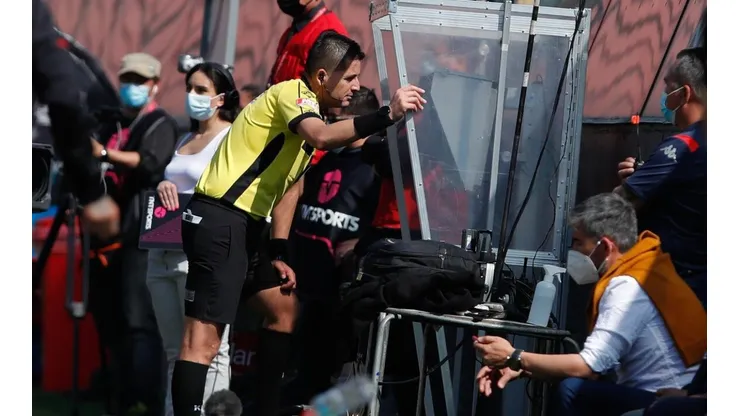 Droguett es respaldado por sus colegas