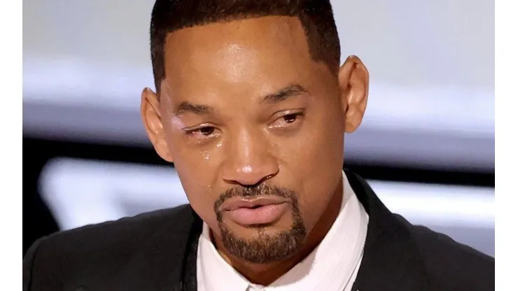 Will Smith con lágrimas en los ojos al recibir el Oscar por Mejor Actor, tras la cachetada a Chris Rock.