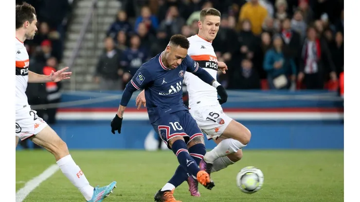 Neymar marcó un doblete frente al Lorient en la Ligue 1