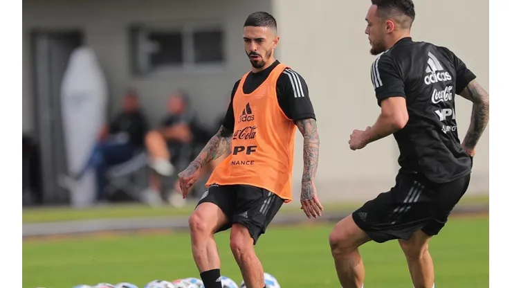 Manuel Lanzini espera ganarse un cupo en Qatar 2022.