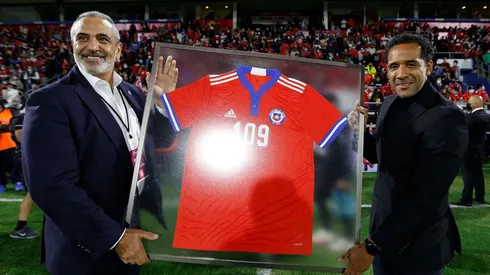 Jean Beausejour recibió un homenaje en la previa del duelo de la selección chilena.