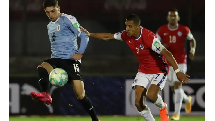 La Roja se juega todo ante Uruguay y Martín Lasarte aprobó la opción de que existan incentivos para ganar.
