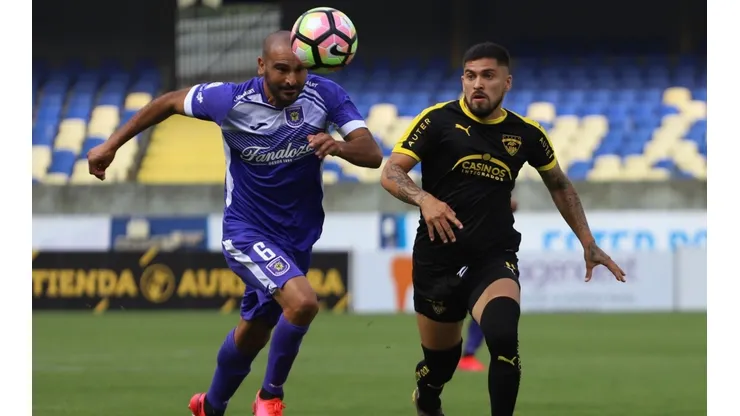 Deportes Concepción y Fernández Vial juegan un nuevo clásico penquista.