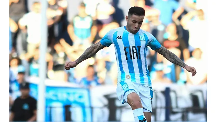 Eugenio Mena podría regresar a la cancha en Racing.