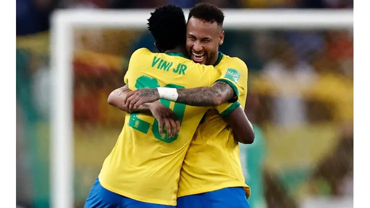 Neymar y Vinícius Júnior le marcan el 2-0 parcial a Chile tras los errores de la Roja.