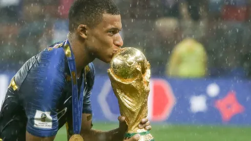 Mbappé levantó la Copa del Mundo en Rusia 2018