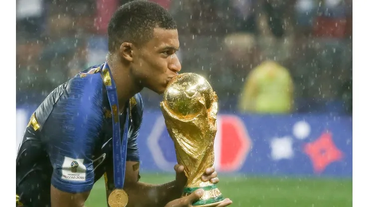 Mbappé levantó la Copa del Mundo en Rusia 2018