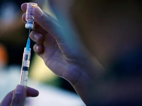 Covid-19 | ¿Quiénes deben vacunarse este martes 22 de marzo en Chile?