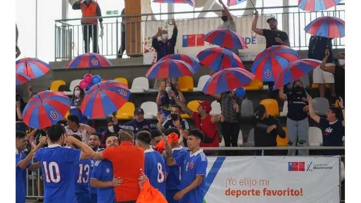 Los azueles se impusieron por 3-2 sobre Colo Colo en un electrizante duelo en San Ramón