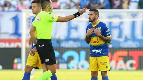El extremo argentino fue expulsado con polémica en la visita del cuadro Ruletero al tetracampeón del fútbol chileno, y ahora recibió el castigo correspondiente.