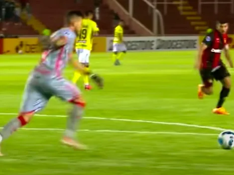Video: condoro de arquero chileno deja al Cienciano eliminado