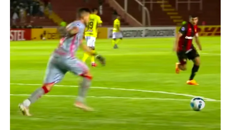 Miguel Vargas cometió un error terrible y le costó la eliminación al Cienciano