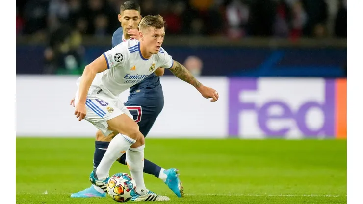 Toni Kroos puede quedarse afuera del partidazo entre Real Madrid y PSG.