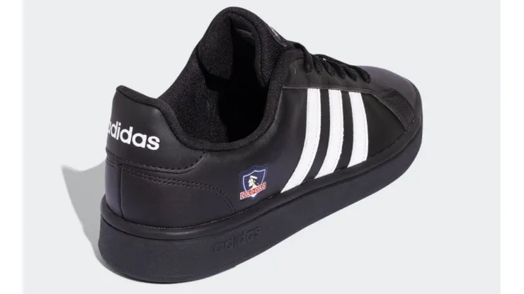¿Qué te parece la nueva zapatilla adidas de Colo Colo? El modelo Grand Court lleva la simbología del Cacique
