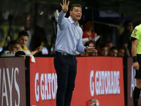 Jugador de Boca se pelea con Battaglia y meditan expulsarlo