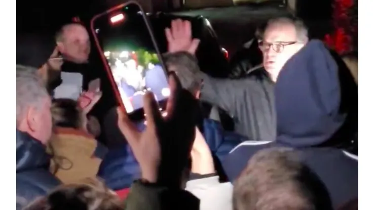 Marcelo Bielsa tuvo una emotiva despedida con los hinchas del Leeds United