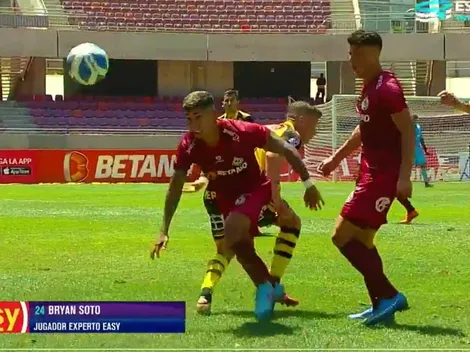 Juvenal elige figura luego y le tira las orejas a Bryan Soto