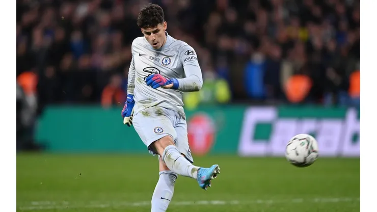 Kepa Arrizabalaga mandó a las nubes el cobro que sentenció la tanda de penales.