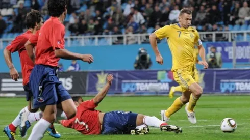 La Ucrania de Andriy Shevchenko se impuso como local ante Chile.