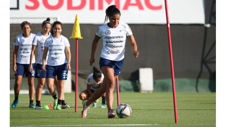 María José Urrutia invita a la gente a alentar a La Roja Femenina
