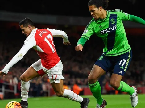 El gigante Van Dijk nunca le pudo ganar a nuestro Alexis