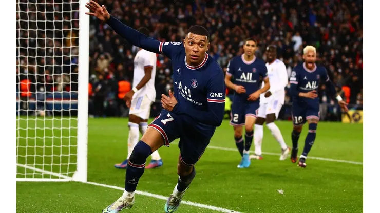 Mbappé celebrando su golazo en los descuentos