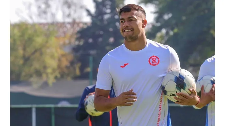 Iván Morales sumó sus primeros minutos oficiales en Cruz Azul desde la banca y espera ganarse la titularidad en el futuro