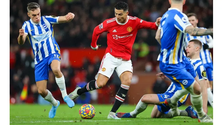 El United celebró una victoria por un partido que tenía atrasado en la Premier League y CR7 marcó un golazo para el 1-0 transitorio.