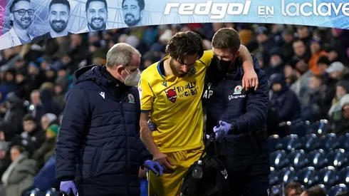 Ben Brereton Díaz recibió un violento golpe, que lo obligó a abandonar el terreno de juego en el Championship.