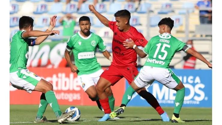 Audax Italiano viene jugando de local en el estadio El Teniente, en Rancagua.