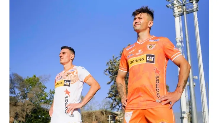 Cerato y Gutiérrez modelaron la nueva piel naranja